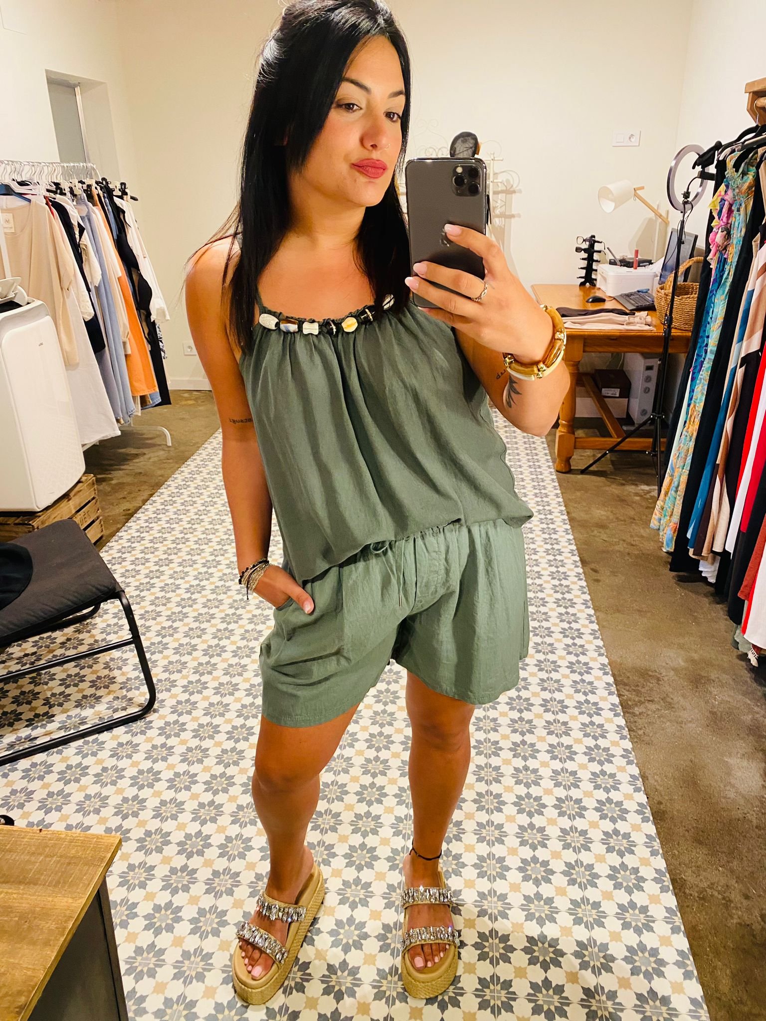 Conjunto verde completo tirantes