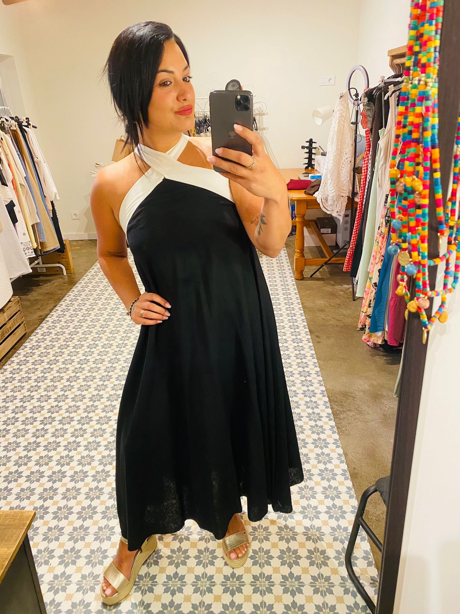 Vestido negro y blanco